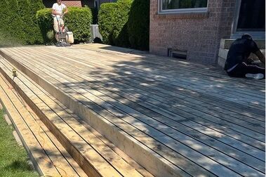 Power washing and restaining decks in Vaughan